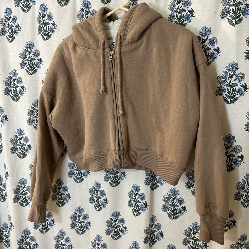 Hollister Women's Beige Size XS Full Zip Cropped Hoodie with Sherpa Lining